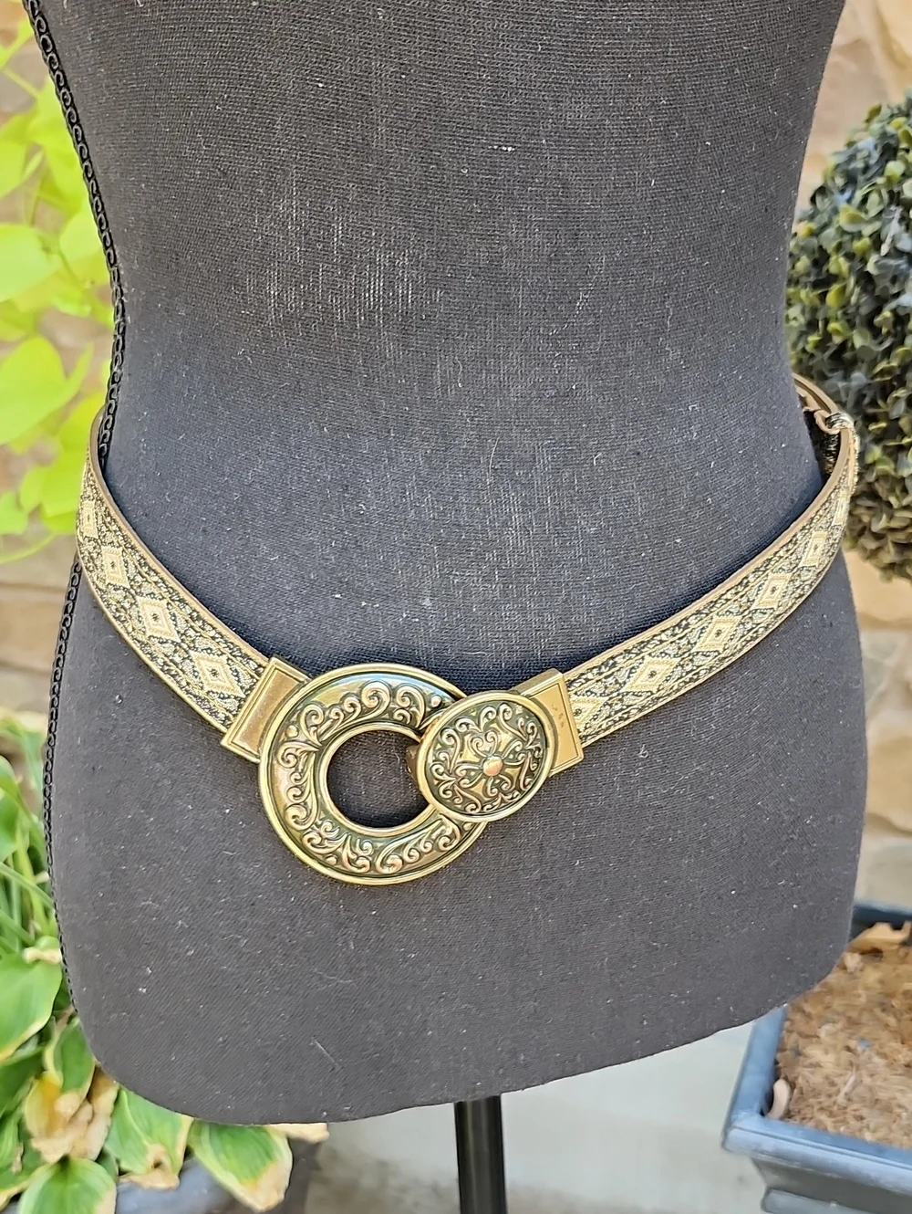 NWOT CHICO'S METAL HOOK BUCKLE AND JACQUARD ADJUSTABLE BELT